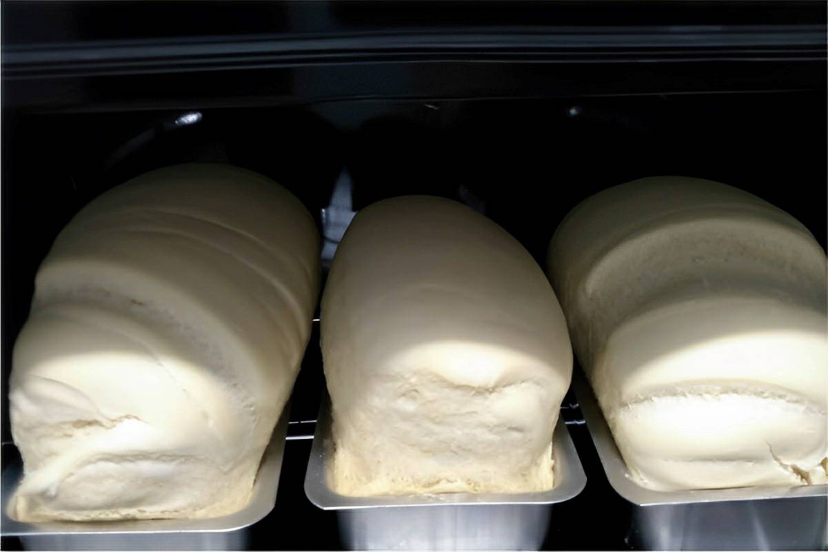 Pão caseiro com massa leve e fofinha que desmancha na boca perfeita para o seu café