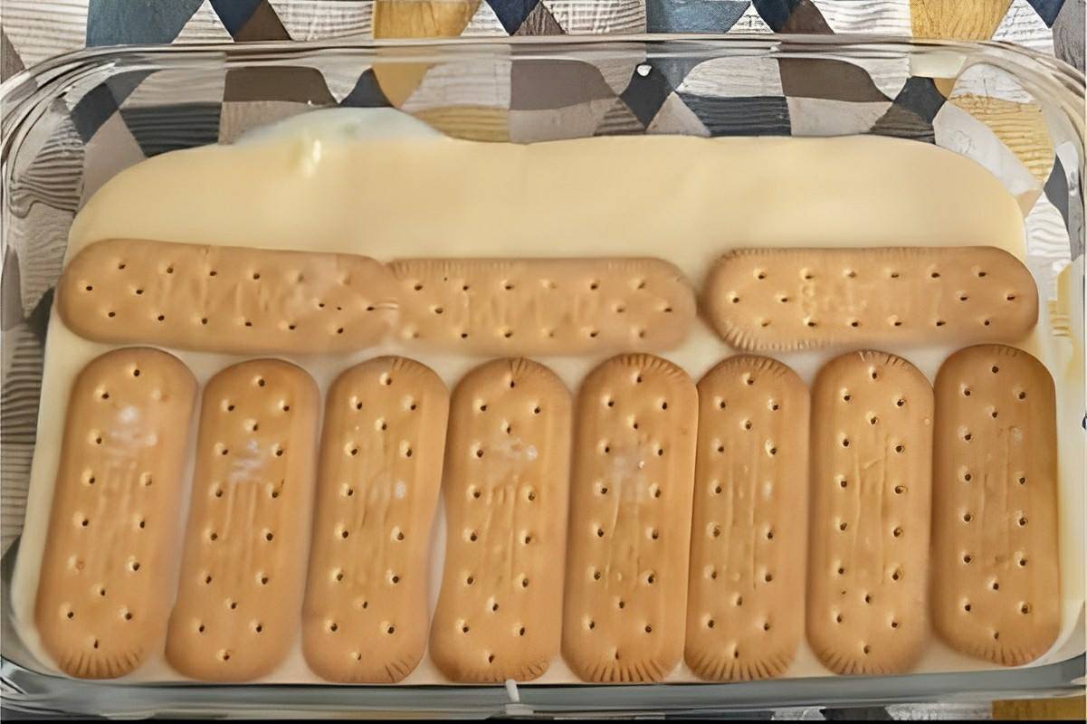 Pavê simples com biscoito maisena fica pronto em minutos e todo mundo adora
