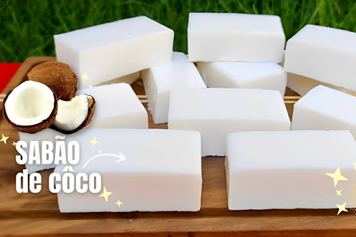Sabão de coco caseiro fica igual ao do mercado excelente para roupas infantis muito fácil de fazer