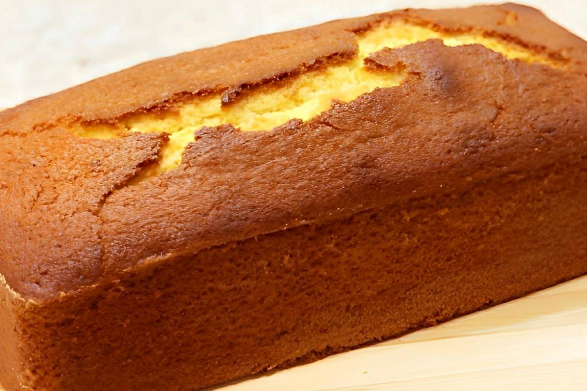 Bolo caseirinho de laranja tipo Pullman muito fácil é só misturar os ingredientes e levar para assar