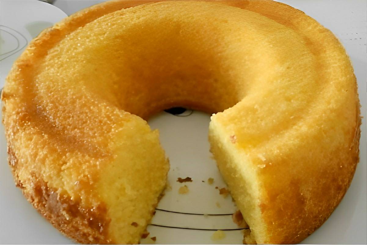 Bolo de fubá da vovó uma receita bem simples é só bater os ingredientes e levar ao forno