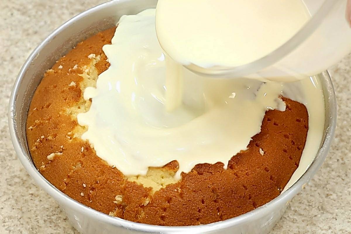 Joguei essa calda por cima e fiz o melhor bolo de Leite Ninho que já comi