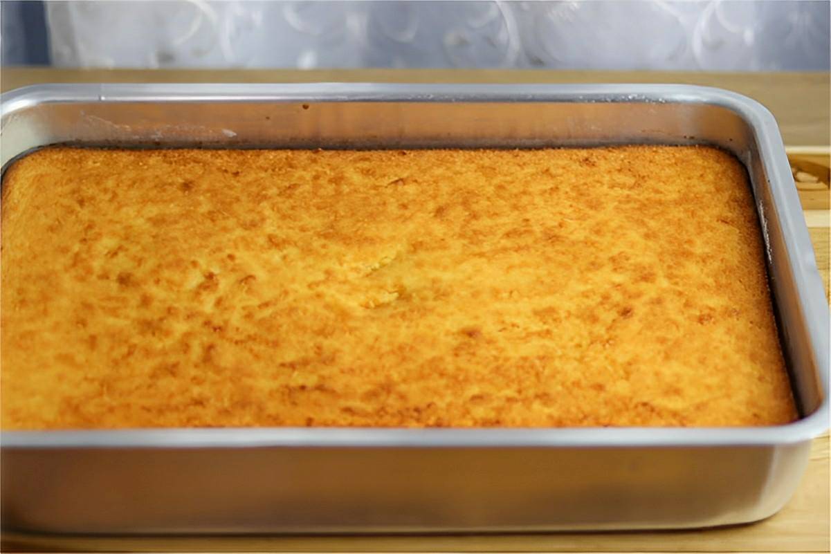 Bolo de mandioca com coco ou aipim com coco uma delícia perfeita pro seu café ou lanche