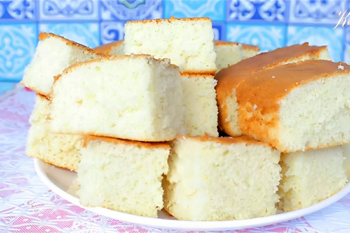Bolo de trigo simples e fofinho uma delícia para servir no café ou lanche