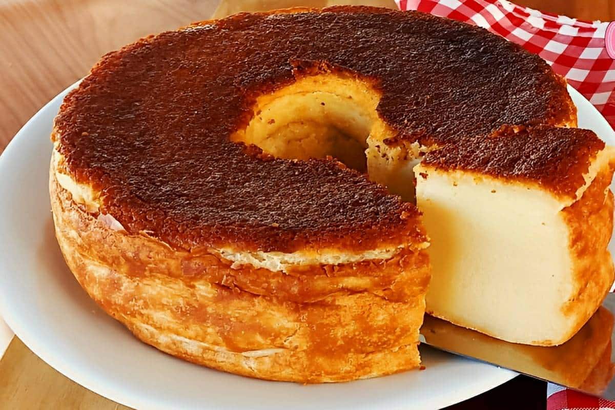 Bolo mole ou bolo de leite muito fácil de fazer basta bater os ingredientes e levar para assar