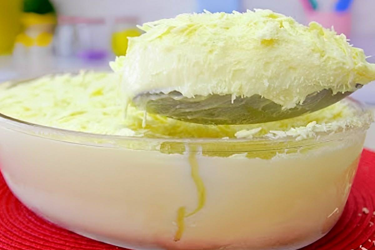 Moça cremosa gelada uma sobremesa fácil deliciosa e que derrete na boca