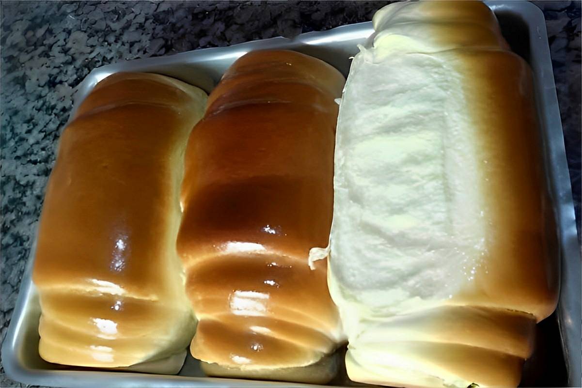 Pão caseiro macio e fofinho uma delícia perfeito para comer no café da manhã ou lanche da tarde