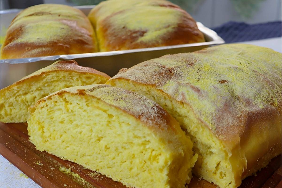 Pão de milho fofinho e macio uma delícia pra comer com manteiga no café da manhã