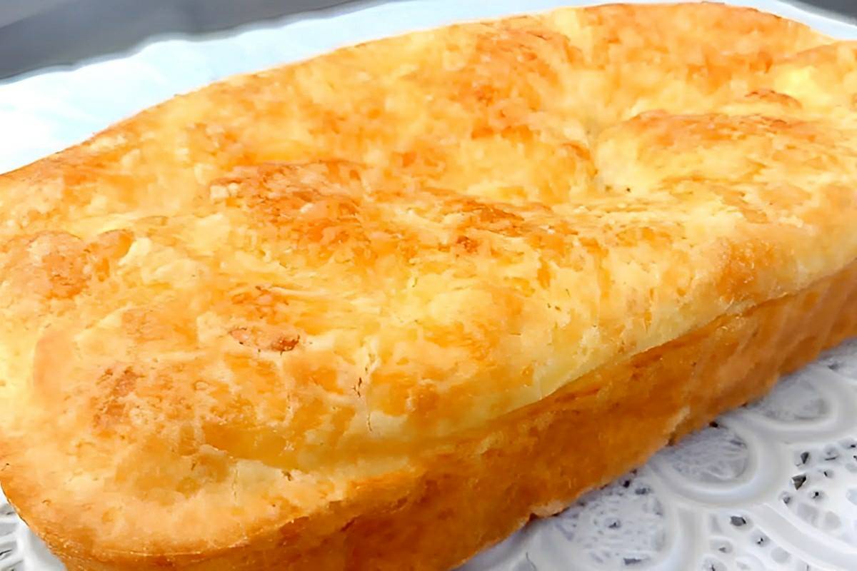 Pão sem farinha de trigo leve delicioso e sem glúten para servir no lanche ou café