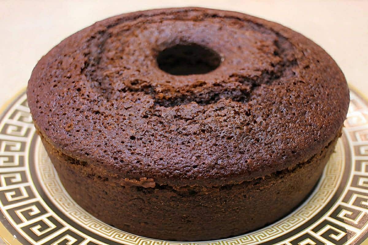 Bolo de café com chocolate delicioso e fácil de fazer perfeito para servir no lanche ou café