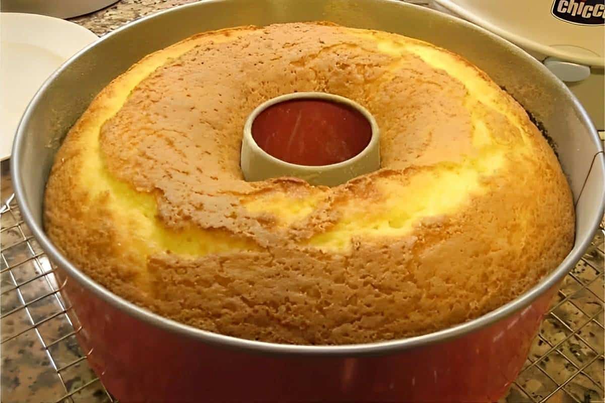 Bolo de laranja da fazenda feito no liquidificador um bolo fácil e delicioso para o lanche ou café