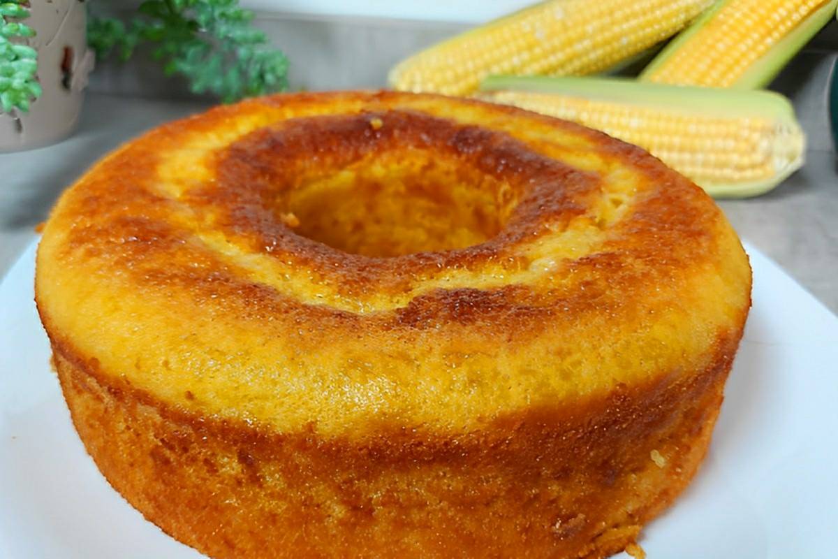 Bolo de milho 5 copos muito fácil é só bater os ingredientes medidos em copos no liquidificador