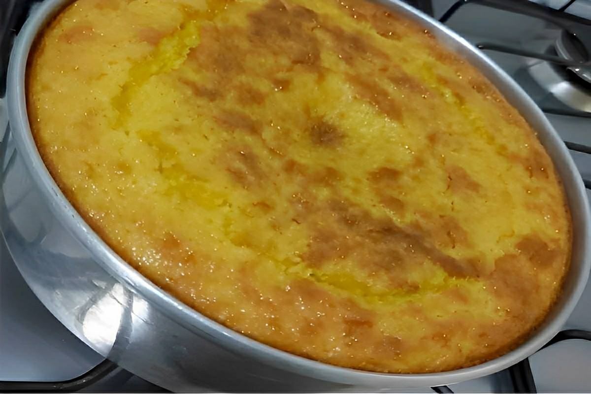 Bolo de milho cremoso fácil e rápido uma delícia para servir no café da manhã ou lanche da tarde