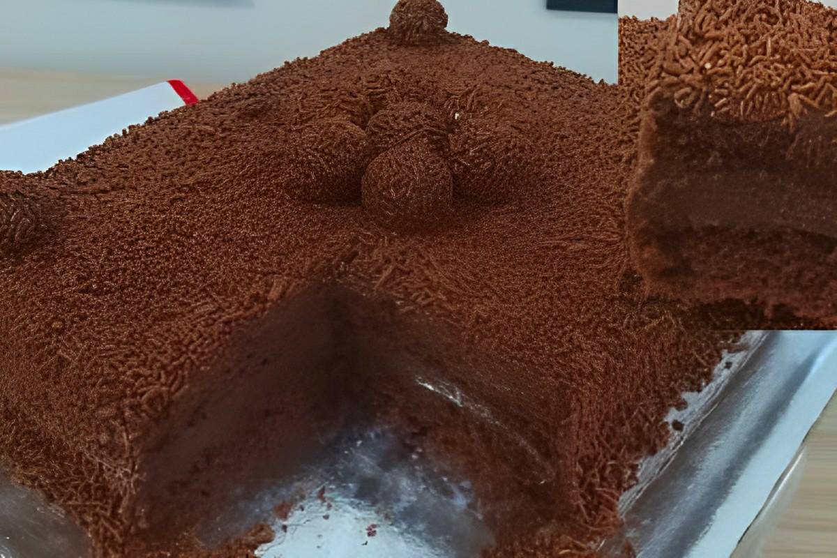 Bolo gelado de brigadeiro delicioso e fácil de fazer para embrulhar e comer aonde quiser