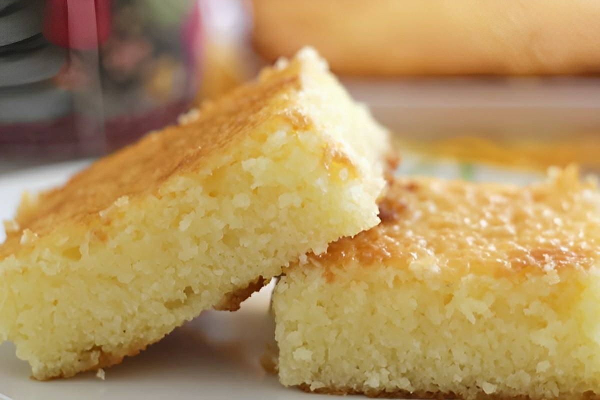 Bolo queijadinha de liquidificador simples e prático é só bater os ingredientes e assar