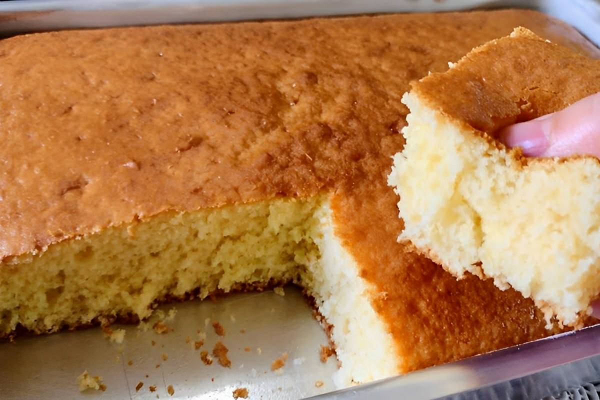 Bolo simples e fofinho para comer com chá ou café uma delícia