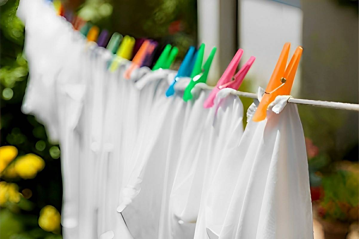 Clareador de roupas caseiro prático e eficiente para deixar panos e roupas brancas como novas