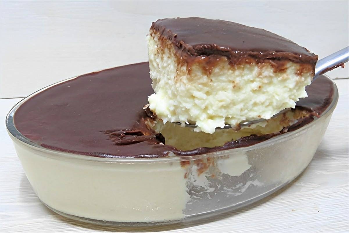 Gelado de coco cremoso uma sobremesa fácil e deliciosa para qualquer dia da semana