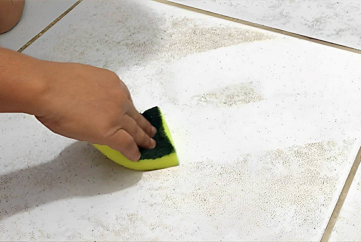 Misturinha mágica para desencardir pisos com 2 ingredientes é simples e funciona