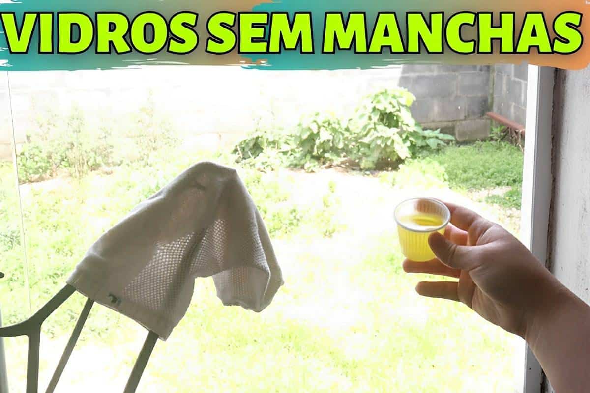 Misturinha para limpar vidros remove todas as manchas e deixa seus vidros como novos