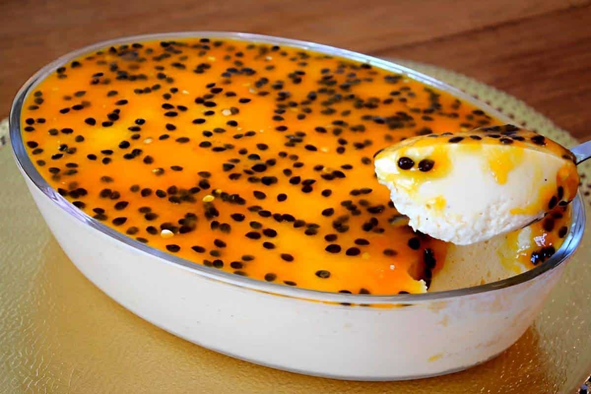 Mousse de maracujá feito com a fruta delicioso e perfeito para a sobremesa de toda a família