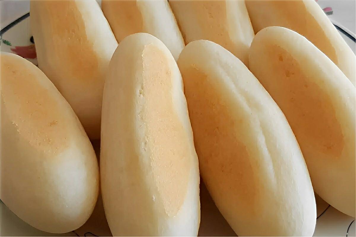 Pão de polvilho sem ovos e sem fermento perfeito para substituir o pão francês no café da manhã