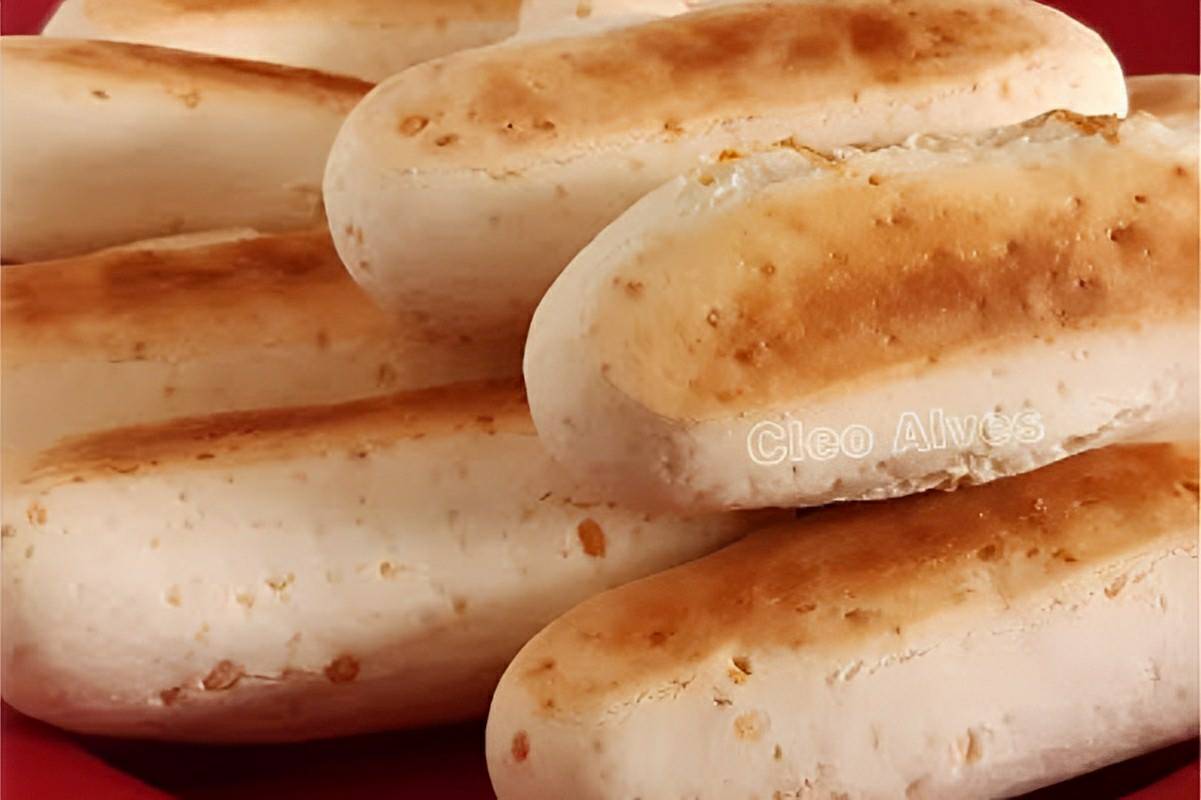 Misturei esses 3 ingredientes e fiz um delicioso pãozinho de tapioca pra substituir o pão francês