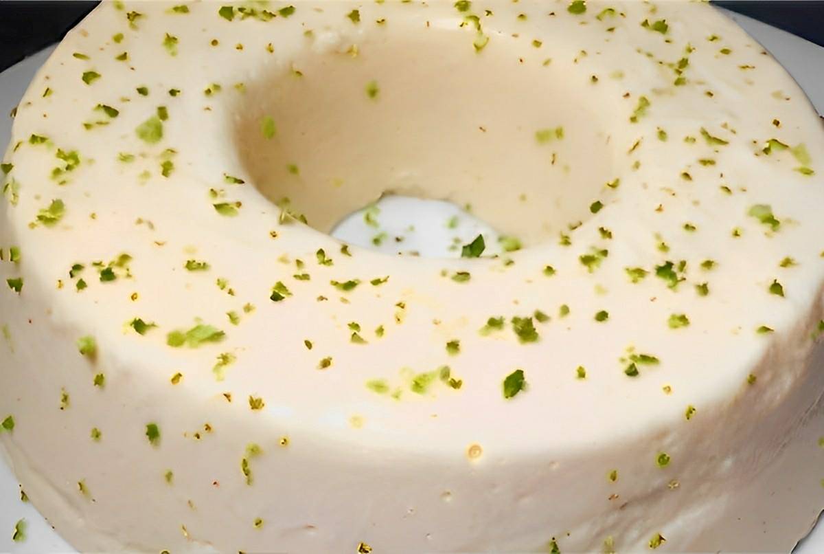 Pudim de limão sem ovos e sem forno basta bater os ingredientes e levar para gelar
