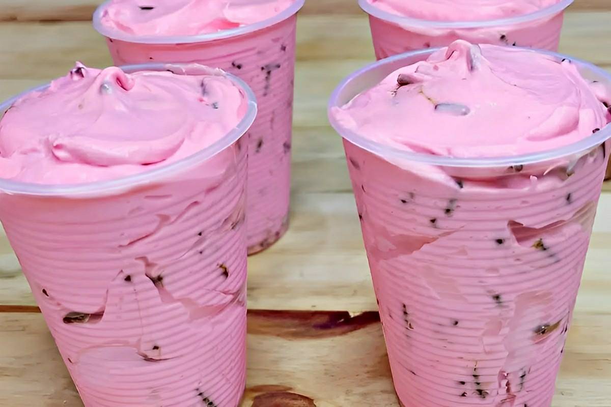 Bati suco em pó com chantilly e mais 2 ingredientes e fiz uma deliciosa sobremesa com suco Tang