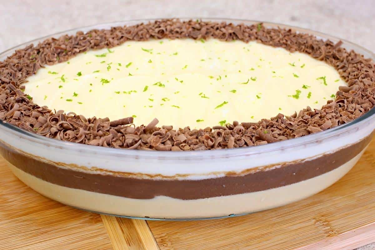 Sobremesa gelada e cremosa para a Páscoa uma combinação de sabores que vai te conquistar
