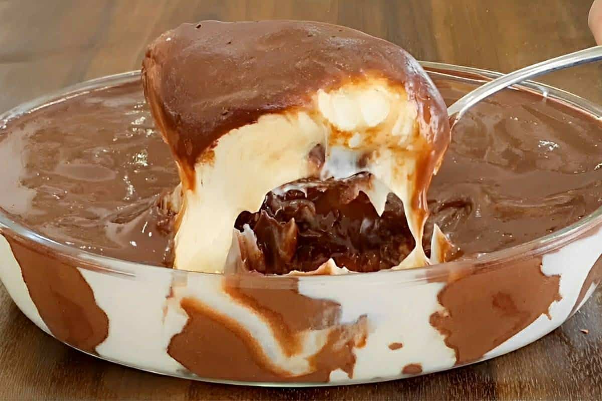 Sobremesa simples com chocolate na travessa muito fácil de fazer e perfeita para qualquer ocasião