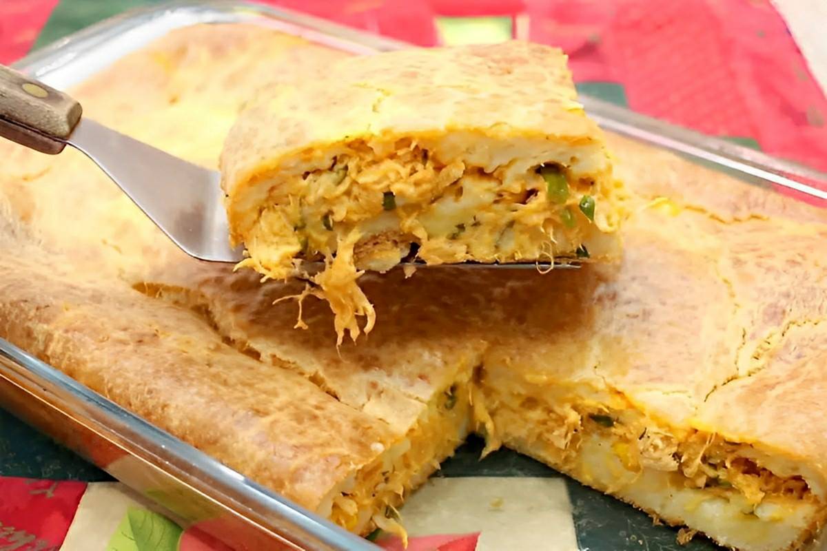 Torta de frango de liquidificador prática e fácil basta bater os ingredientes rechear e levar ao forno