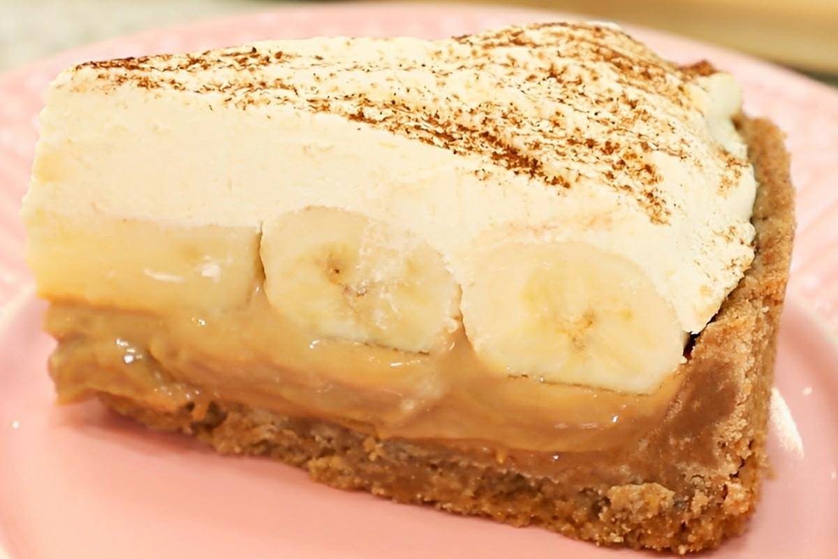 A torta dos famosos Banoffee uma torta de banana com doce de leite que é uma delícia