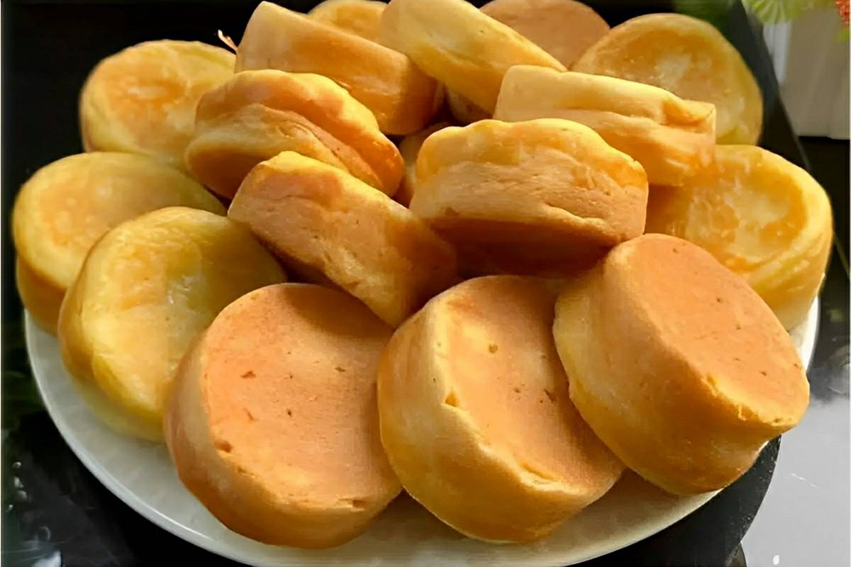 Barrigudinho de frigideira um bolinho de banana delicioso que fica pronto rapidinho
