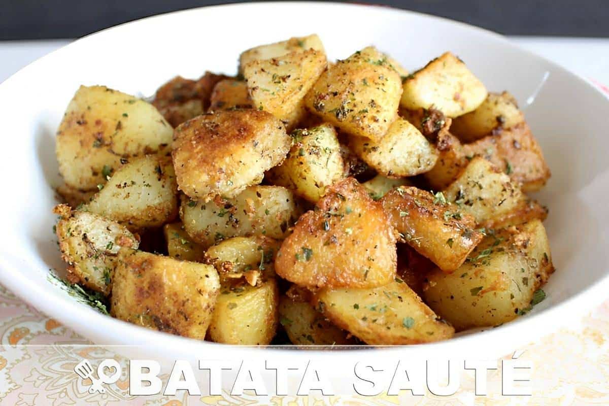 Batata sauté na manteiga um acompanhamento simples e delicioso para qualquer tipo de carne