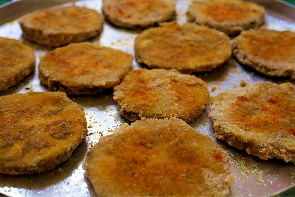 Berinjela assada no forno bem crocante e saborosa uma delícia para o seu almoço ou jantar