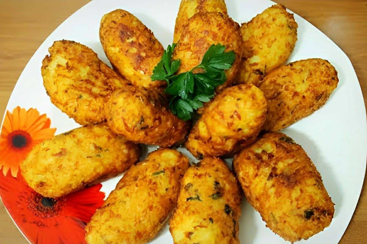 Bolinho de bacalhau fácil uma delícia para servir como entrada nos almoços da semana santa