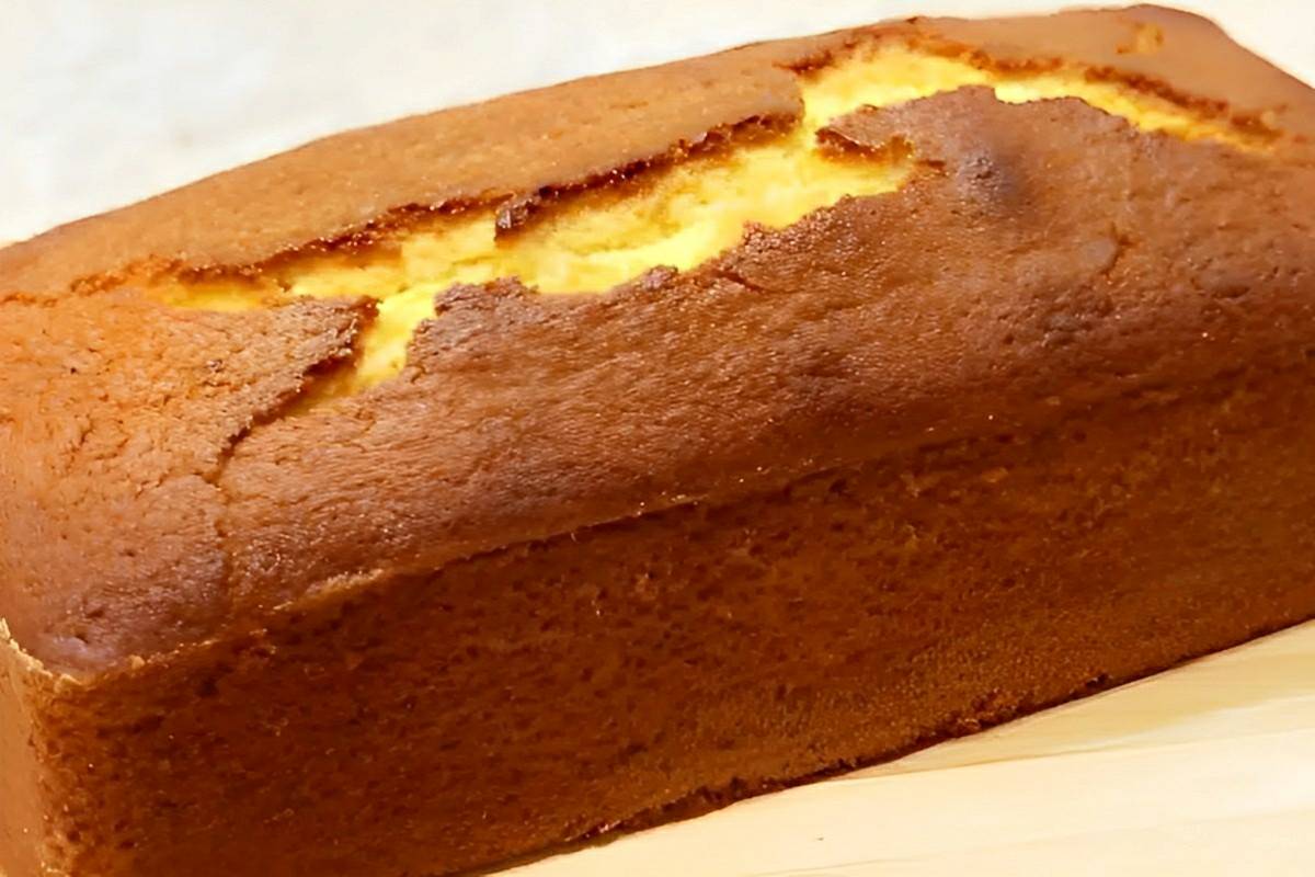 Bolo caseirinho tipo Pullman simples e fácil basta misturar os ingredientes e assar