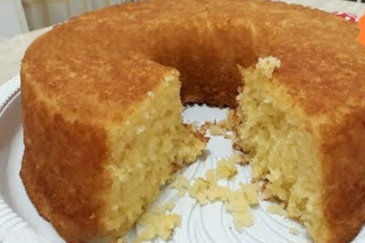 Bolo de aipim úmido e fofinho um bolo fácil e delicioso para seu lanche ou café