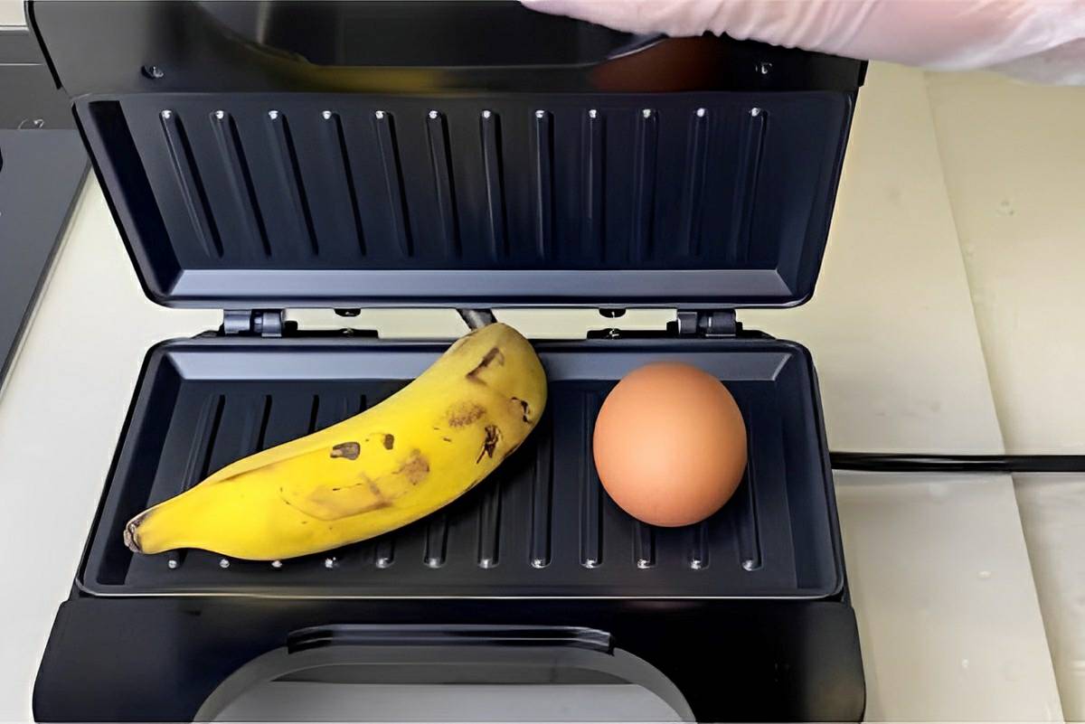 Bolo de banana na sanduicheira fica pronto em minutos e é uma delícia