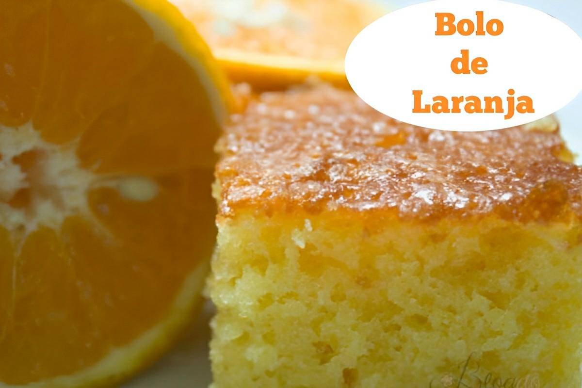 Bolo de laranja de liquidificador sem leite e feito com a laranja inteira muito fofinho e saboroso