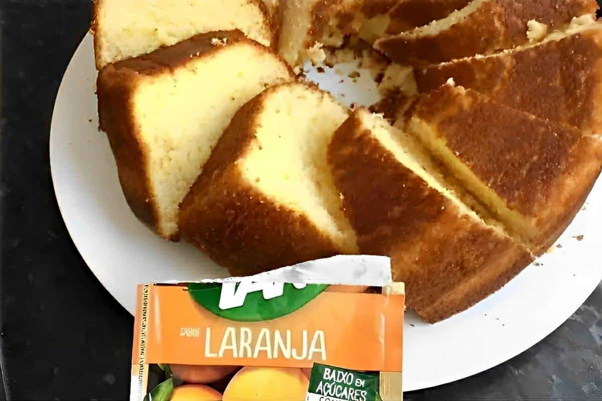 Bolo de laranja fácil com suco Tang muito fofinho e delicioso