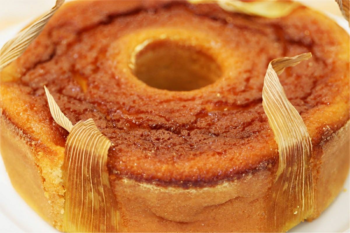 Bolo de milho cremoso que parece uma pamonha muito fácil de fazer é só bater os ingredientes e assar