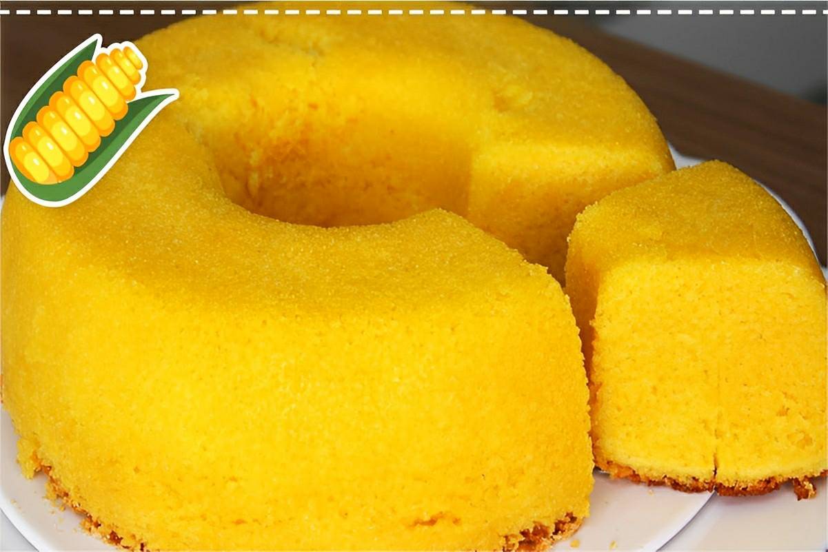 Bolo de milho de latinha sem farinha feito no liquidificador muito fofinho e molhadinho