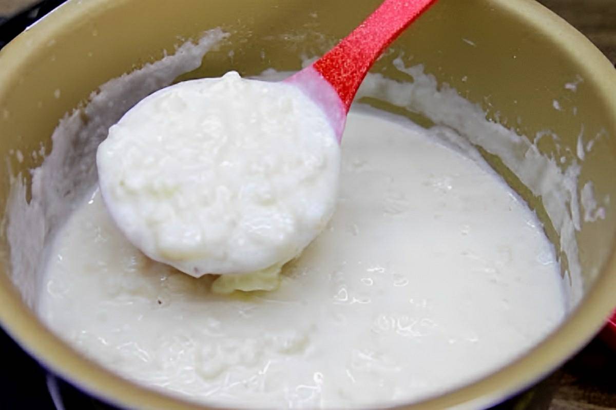 Canjica cremosa tradicional muito fácil de preparar e perfeita para servir quente ou fria