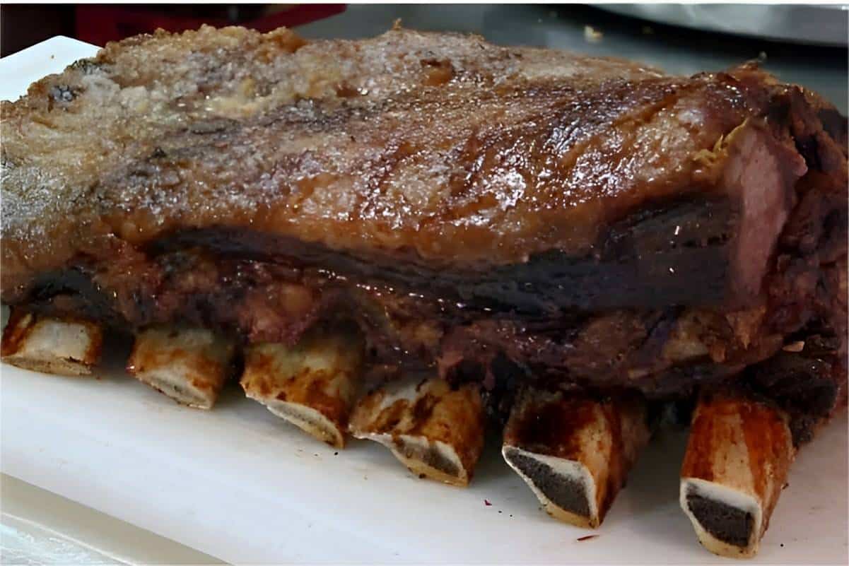 Costela assada no forno uma receita de costela bovina que solta do osso e desmancha na boca
