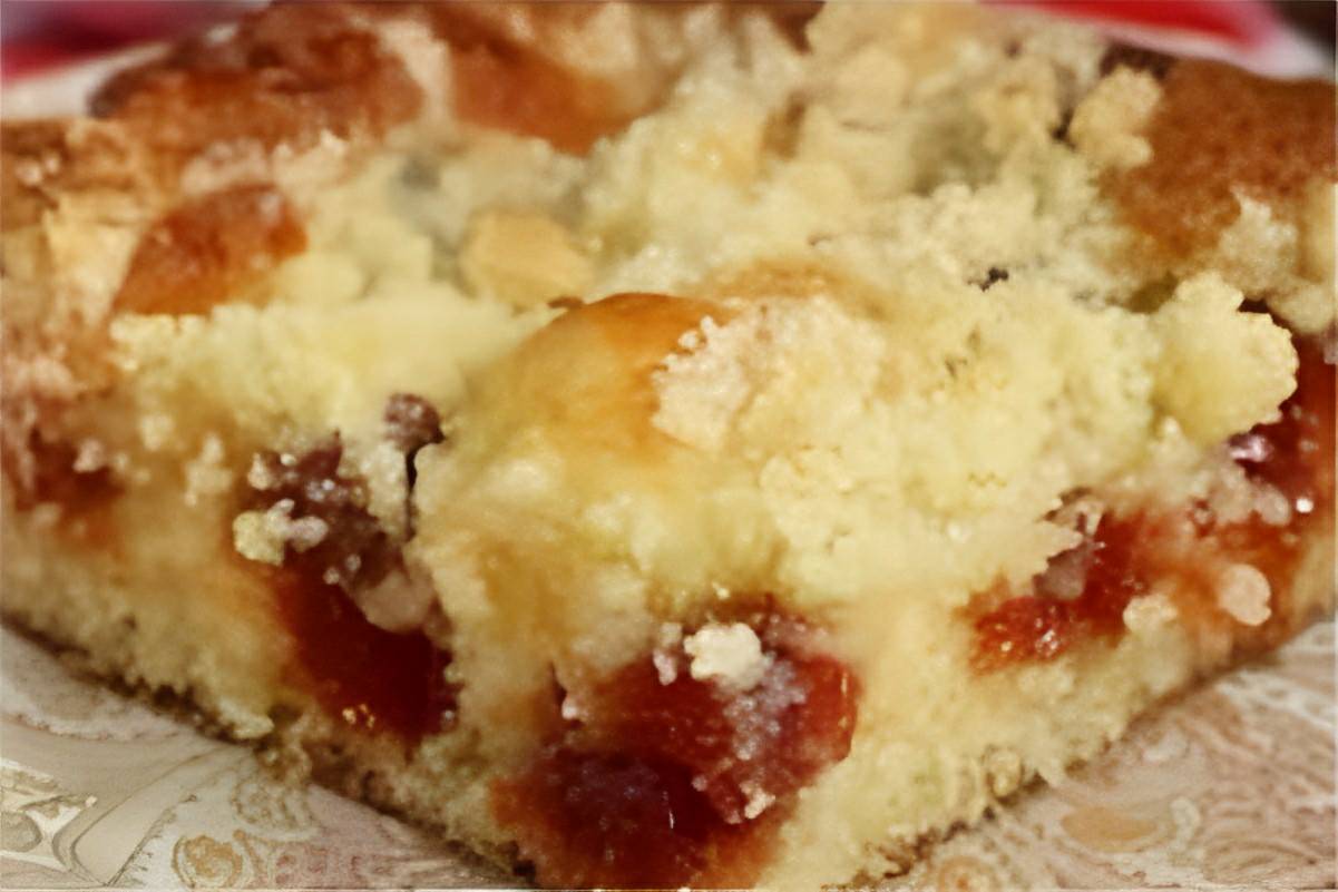 Cuca com goiabada simples e fácil de fazer uma delícia para servir no seu lanche ou café