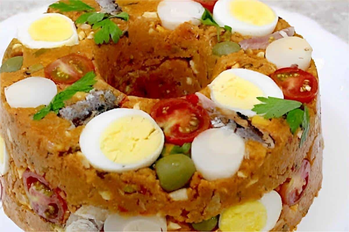 Cuscuz paulista molhadinho e saboroso perfeito para um delicioso almoço em família