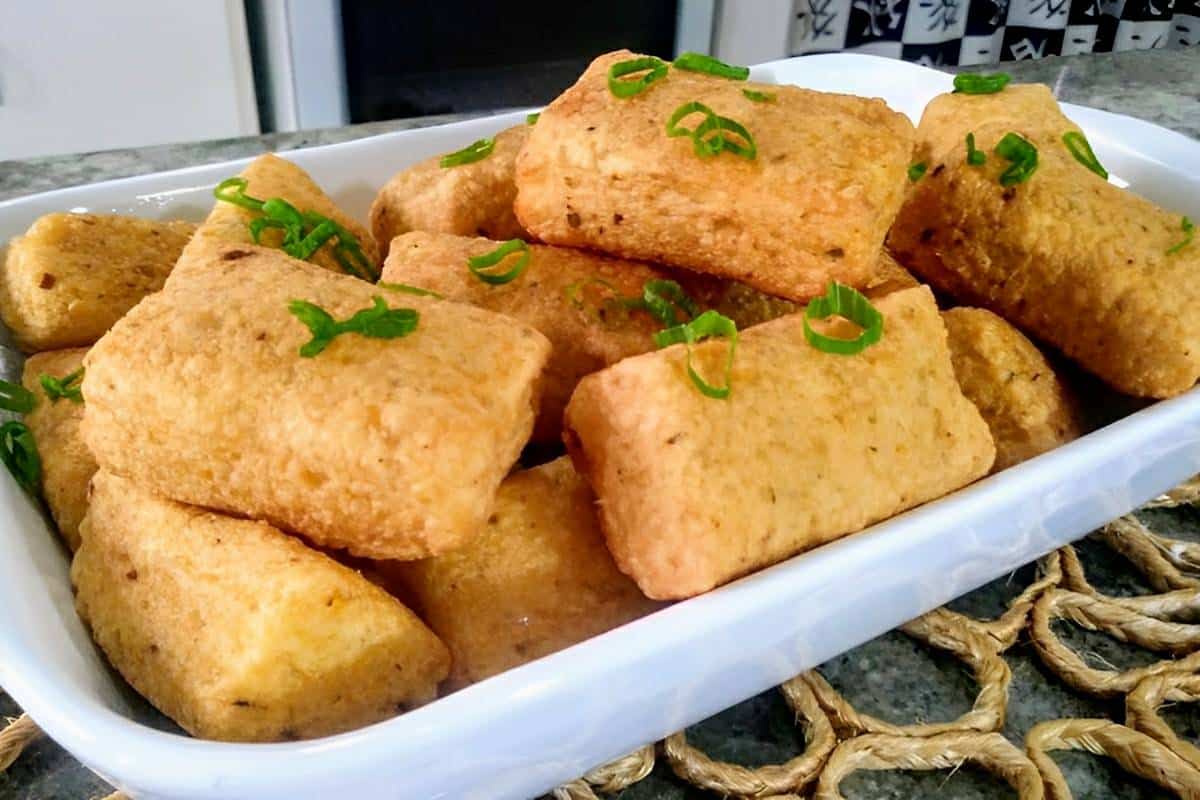 Mandioca frita cremosa perfeita para acompanhar diversos tipos de carne