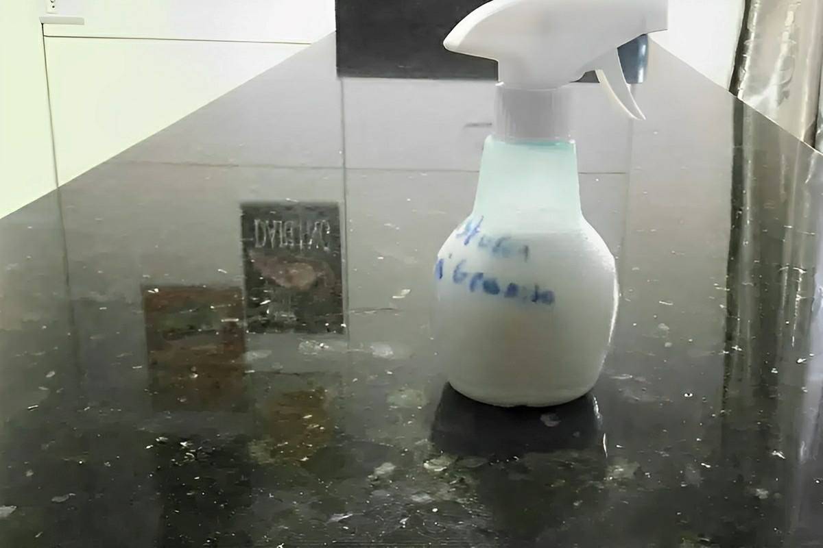 Misturinha caseira para limpar mármore e granito e deixá-los brilhando sem fazer esforço
